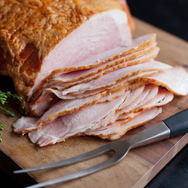 Do you know why #ZayconFresh ham is so delish? It's because it is made from the highest quality cuts of meat. It's also slow smoked with real apple wood. Alright, I must stop. My mouth is watering!
#ZayconFresh ham is
🌱Fresh
👍🏻High Quality
💭Slow Smoked
www.zayconfresh.com