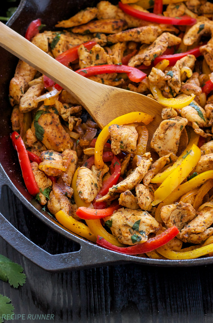 Skillet Chicken Fajitas | Quick, easy, gluten free, & paleo skillet chicken fajitas are perfect for busy nights! #zayconfresh 